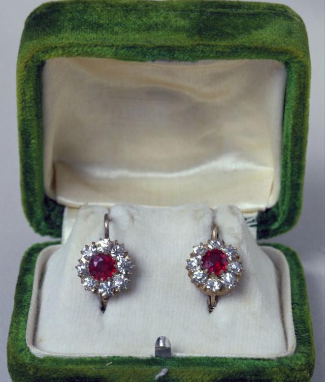 饰图鉴二》——耳饰、手饰开元ky棋牌《故宫珍品首(图5)