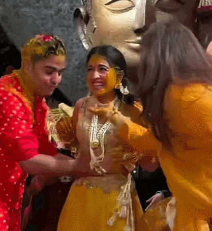 ！被公婆宠上天、全因300斤老公扶不起？开元棋牌亚洲首富家合照25岁小儿媳站C位(图12)